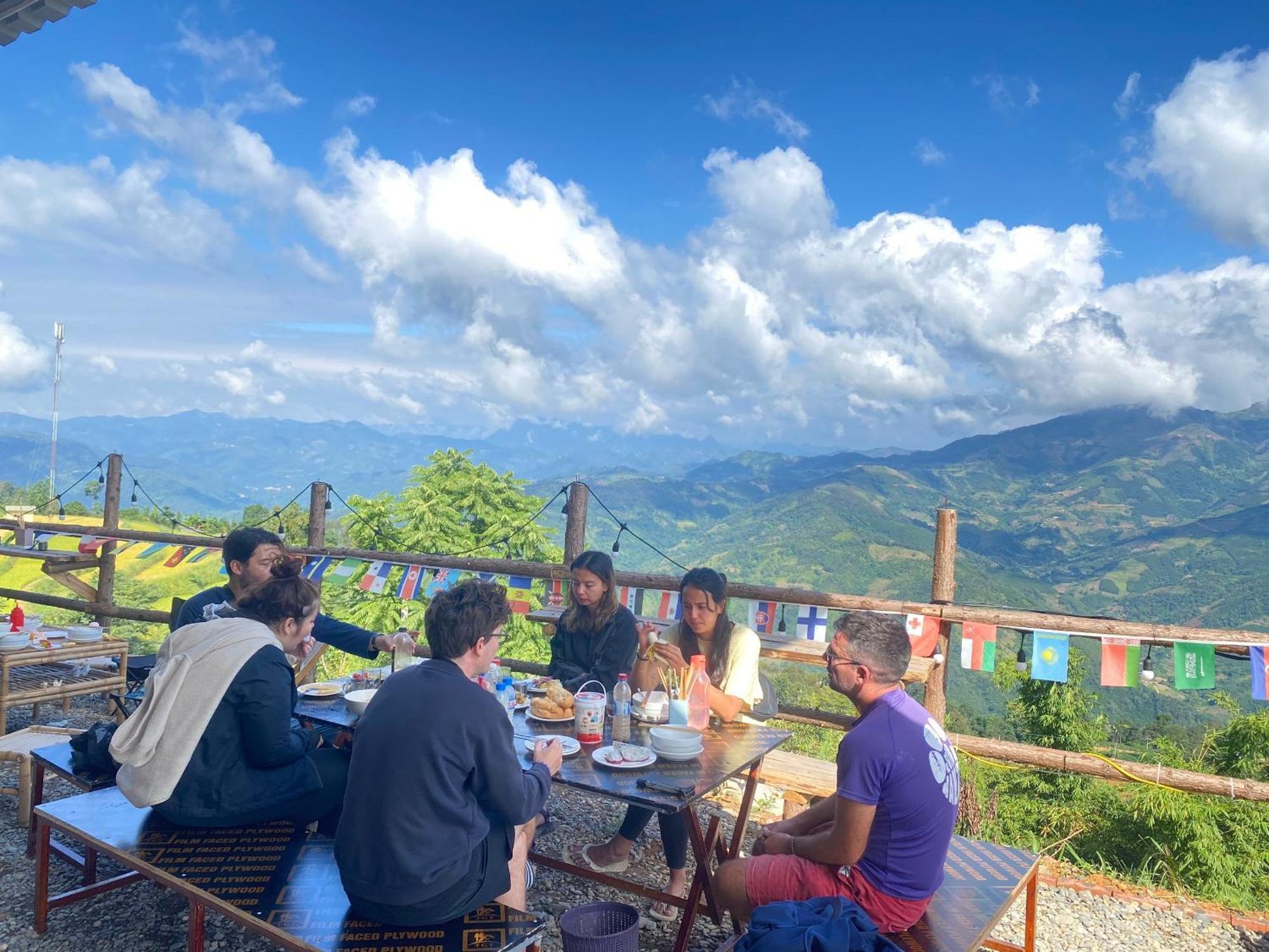 Bao Lac Homestay Hostel & Coffee Exterior photo